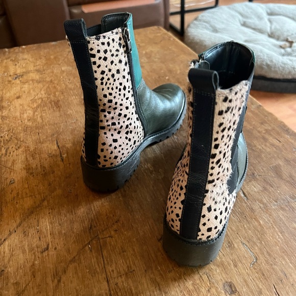 Soruka Teal and Black Leather Boots - Picture 4 of 6